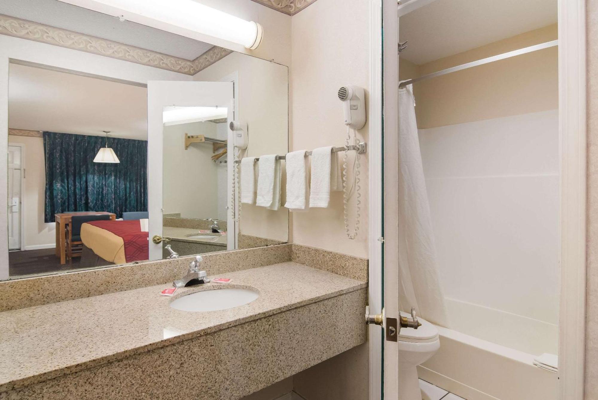Econo Lodge Calhoun North Damascus Ngoại thất bức ảnh
