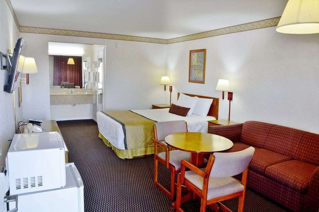 Econo Lodge Calhoun North Damascus Phòng bức ảnh